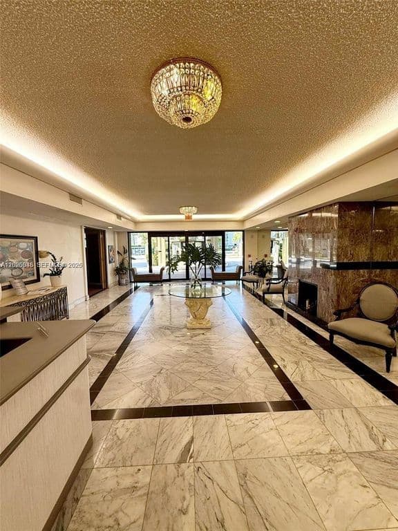 3+1 Condo — 800 NE 195th St APT 720