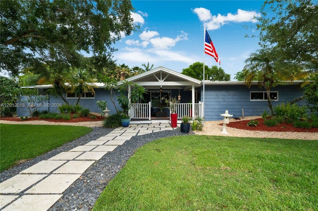 4-bedroom Single-Family Home — 13401 SW 74th Ave