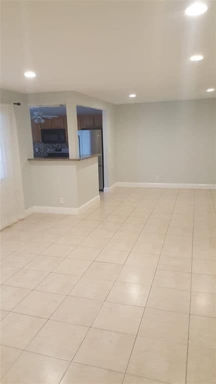 2+1 Condo — 180 NE 12th Avenue #17a