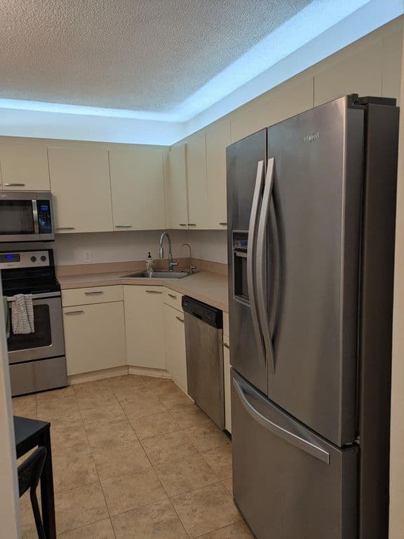 2-bedroom Condo — 4101 Coral Tree Circle #117
