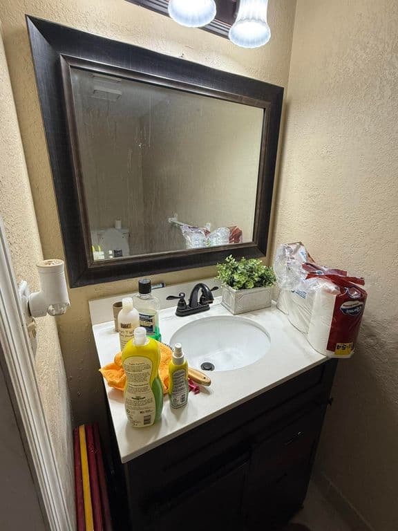 3-bedroom Property — 4136 Inverrary Drive #15C