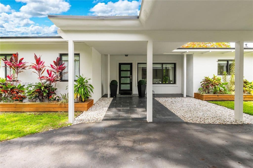 4-bedroom Single-Family Home — 7970 SW 122nd St