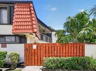 2-bedroom Townhouse — 3659 VICTORIA Drive, West Palm Beach, 33406