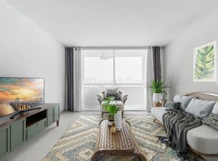 2-bedroom Condo — 1775 Washington Ave APT 14F, Miami Beach, 33139