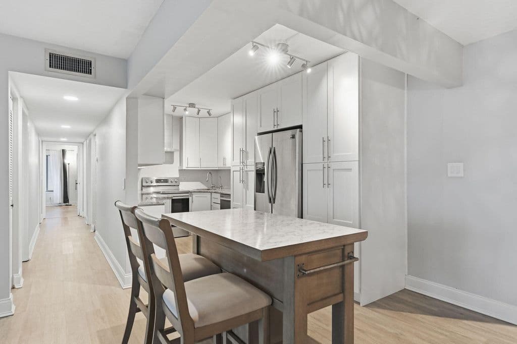 3+1 Condo — 1104 GREEN PINE Boulevard #G1