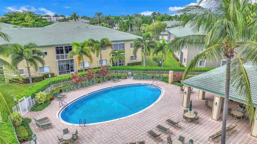 3+1 Condo — 7921 Exeter Blvd E #202