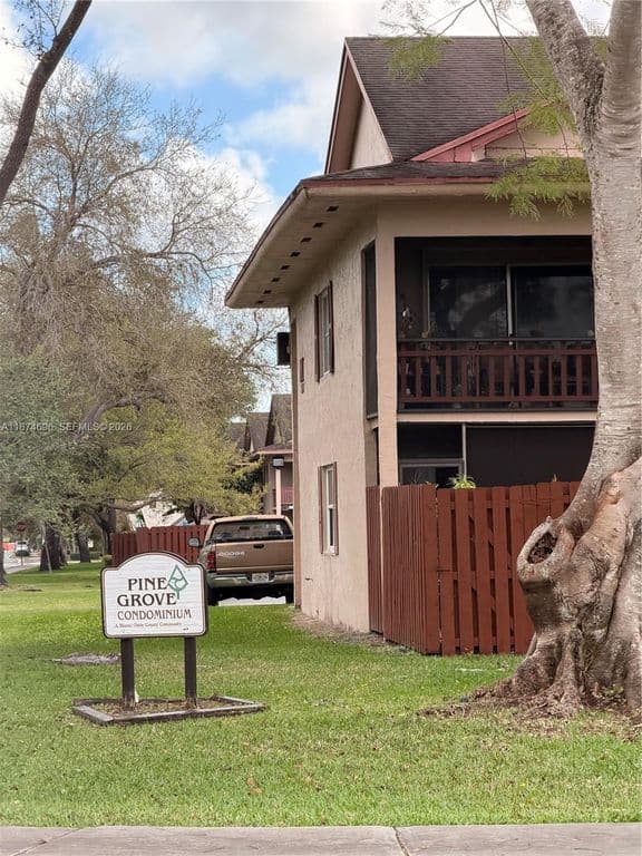 2+1 Condo — 11295 SW 88th St #M109