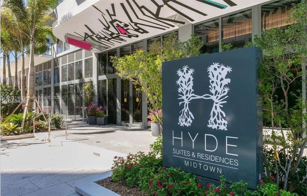2+1 Condo — 121 NE 34th St Unit 901