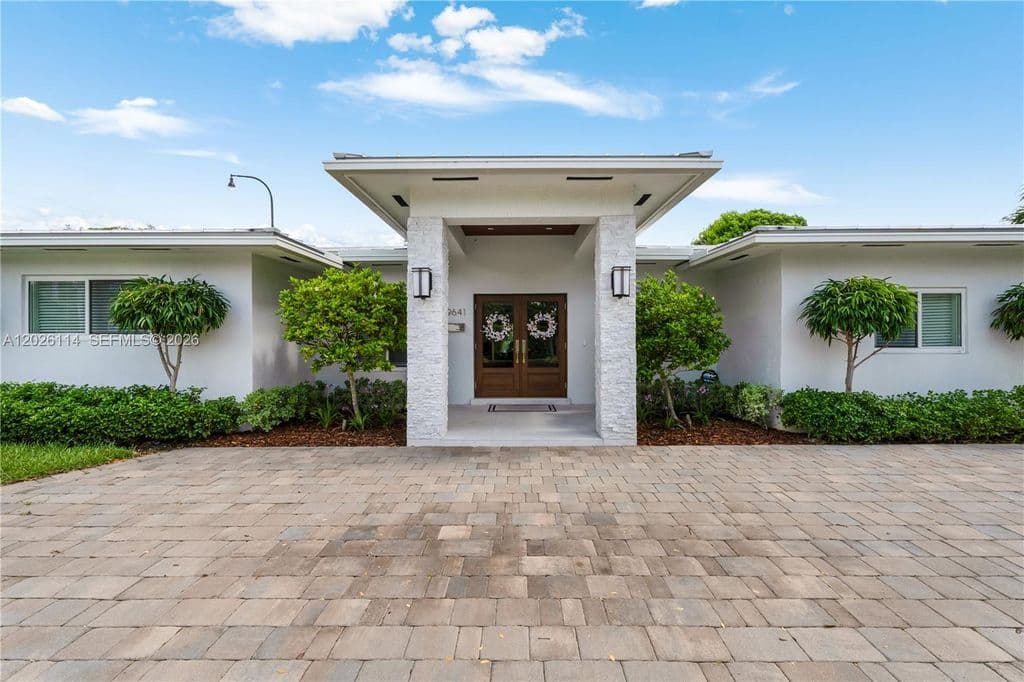 4+1 Müstakil ev — 9641 SW 66th St