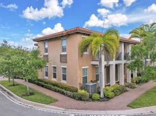 3-bedroom Townhouse — 1148 SW 147th Ave, Hollywood, 33027