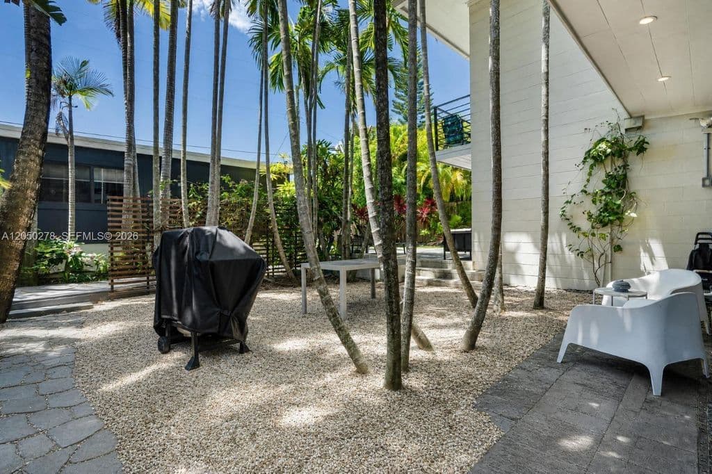 4+1 Müstakil ev — 1548 Biarritz Dr