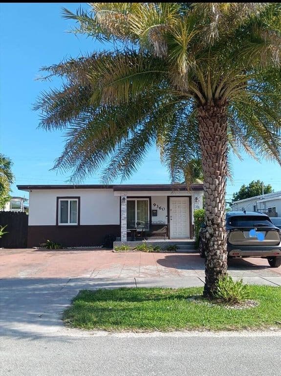 4-bedroom Property — 9360 SW 37TH Street