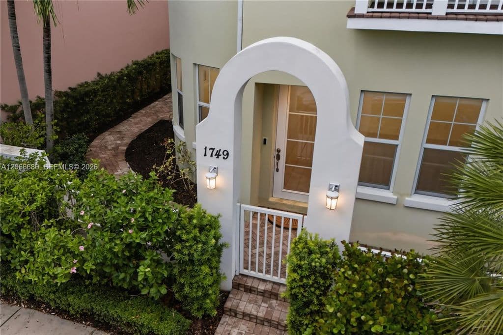 3-bedroom Single-Family Home — 1749 NE 9th St