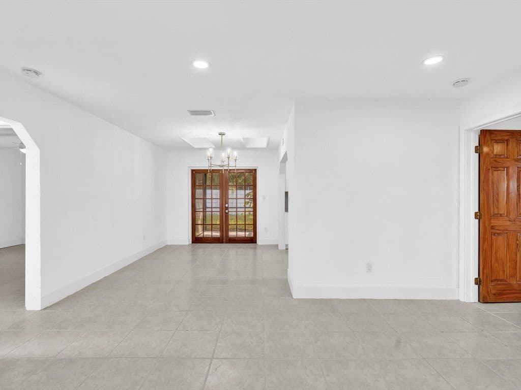 3+1 Müstakil ev — 1700 SW 30th Street