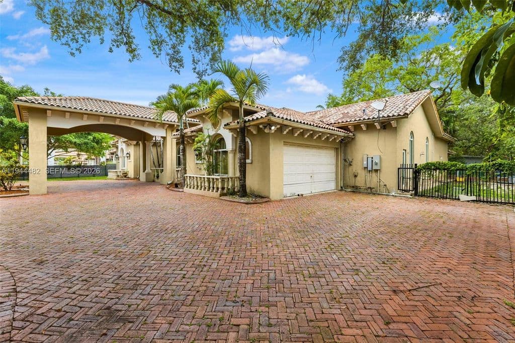 5+1 Müstakil ev — 7761 SW 122nd Ave