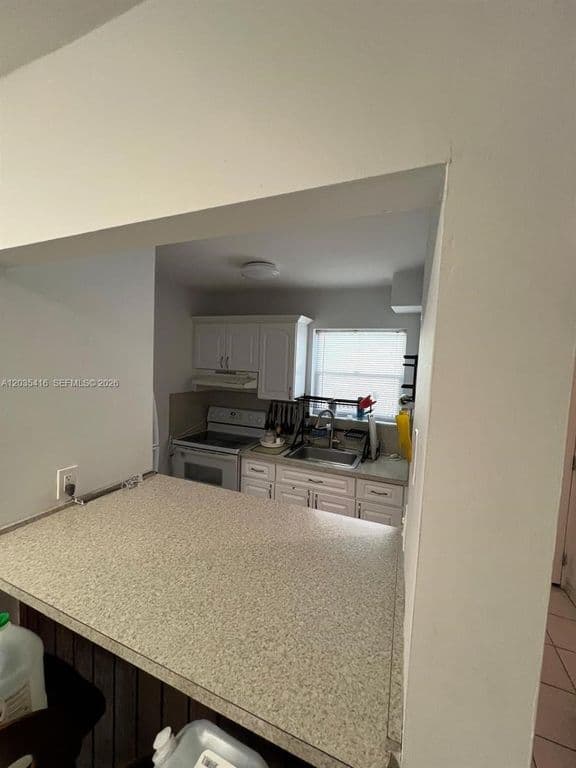 1+1 Condo — 13101 Memorial Hwy APT 201