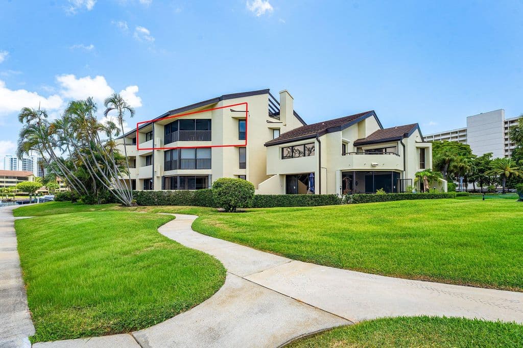 3+1 Condo — 1125 E Marine Way E #J3l