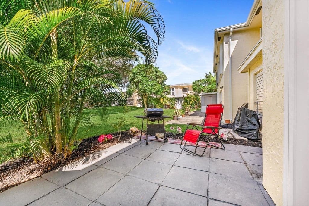 2+1 Condo — 1241 NW 18TH Avenue #102