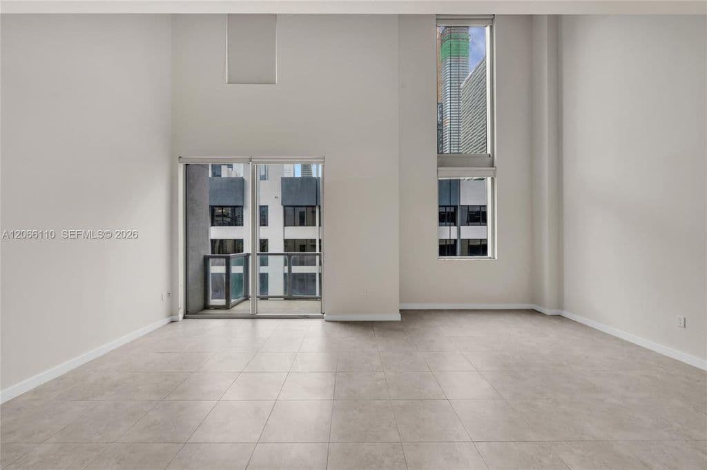 1-bedroom Condo — 1060 Brickell Ave APT 815