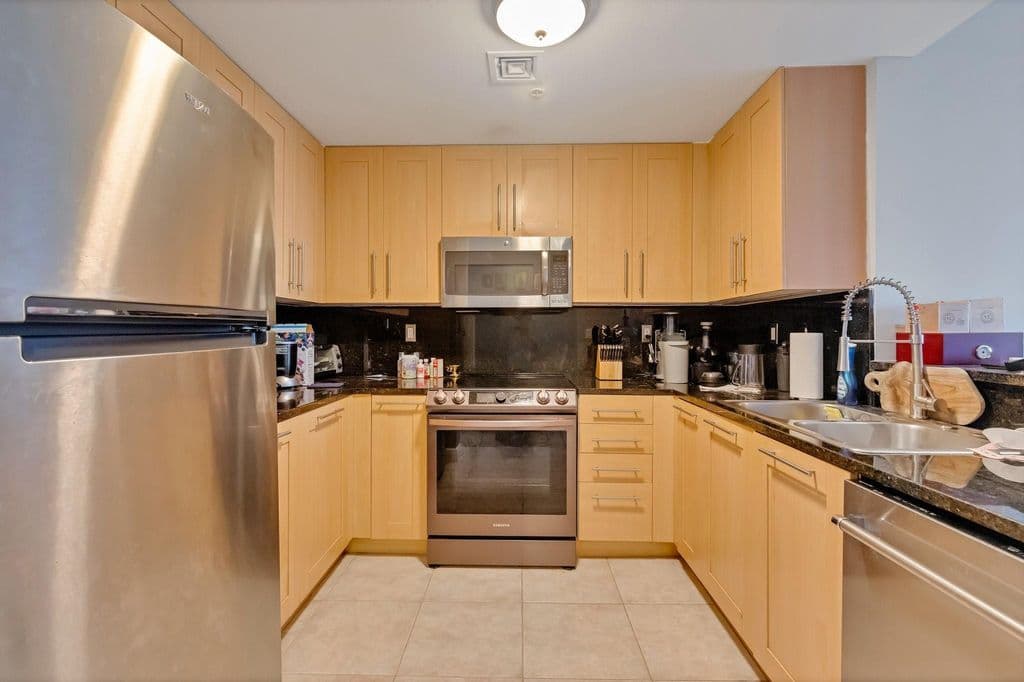 2-bedroom Condo — 511 SE 5th Avenue #912
