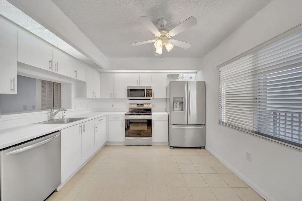 1-bedroom Condo — 801 SW 141st Avenue #306-o