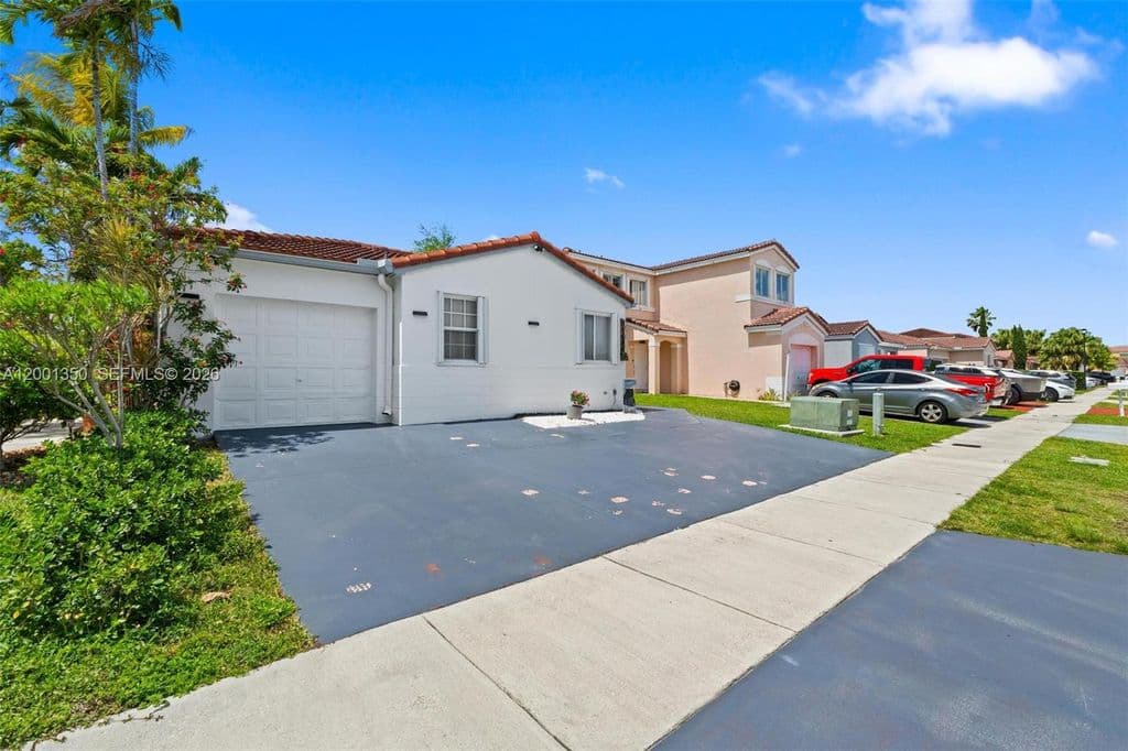 3-bedroom Single-Family Home — 17434 SW 143rd Pl