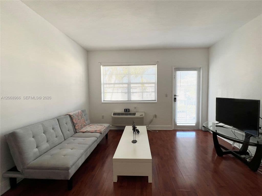 1-bedroom Condo — 450 77th St APT 6