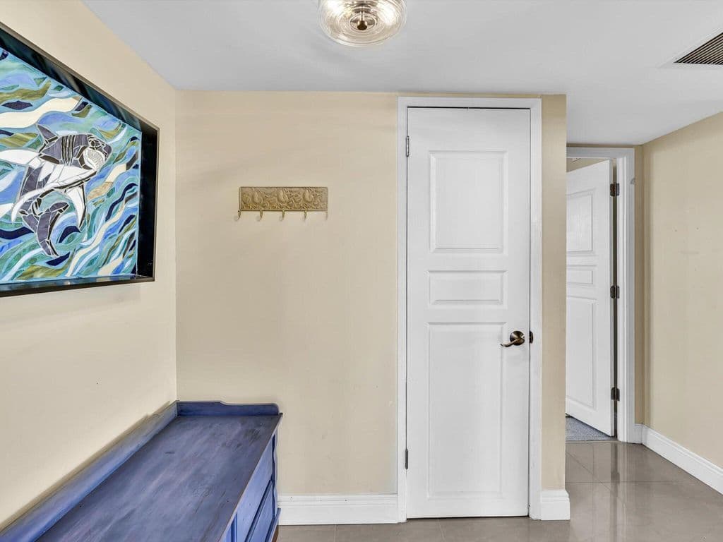 3-bedroom Condo — 605 OAKS Drive #810