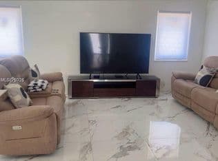 4+1 Müstakil ev — 4711 NW 178th Ter, Miami Gardens, 33055