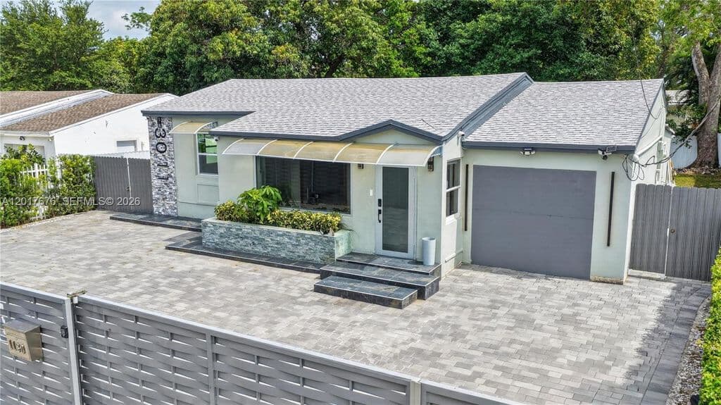 3+1 Müstakil ev — 1130 NW 57th St