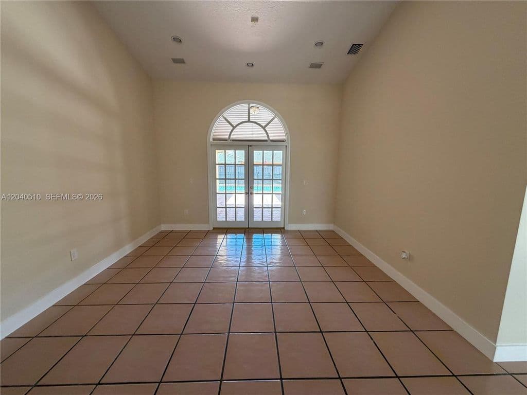 5-bedroom Single-Family Home — 15836 SW 144th Pl