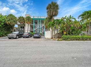2+1 Condo — 2715 NE 49th Street, Fort Lauderdale, 33308