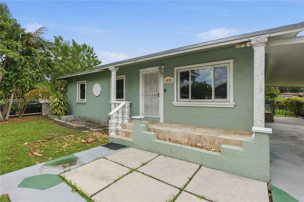 4+1 Müstakil ev — 1630 NW 124th St