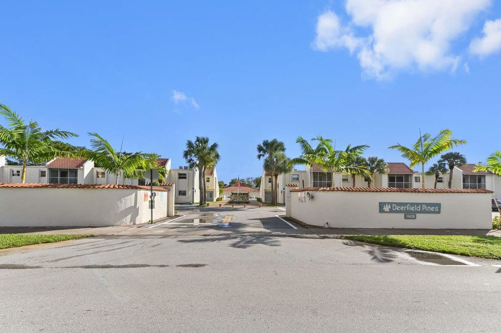 2+1 Condo — 1428 SE 4th Avenue #215