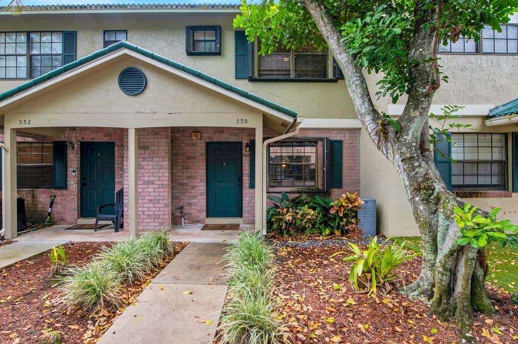 2-bedroom Property — 530 WESTREE Lane #530