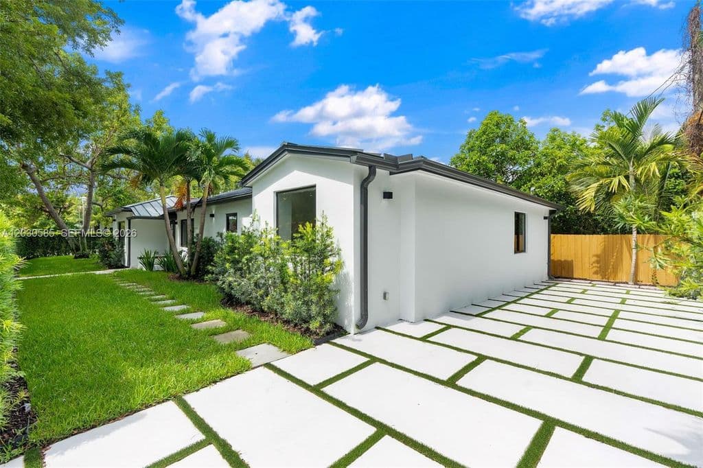 4+1 Müstakil ev — 2286 SW 21st Ave