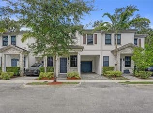 3+1 Townhouse — 2805 SW 17th Ave, Fort Lauderdale, 33315