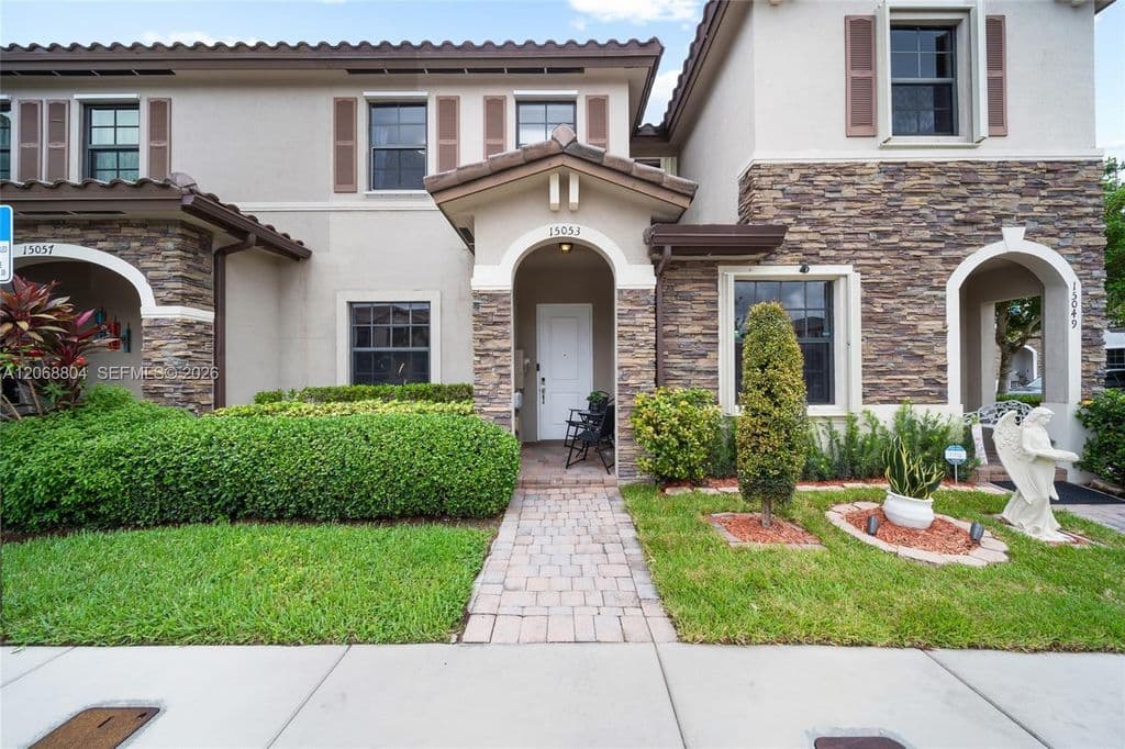 2-bedroom Property — 15053 SW 115th Ter