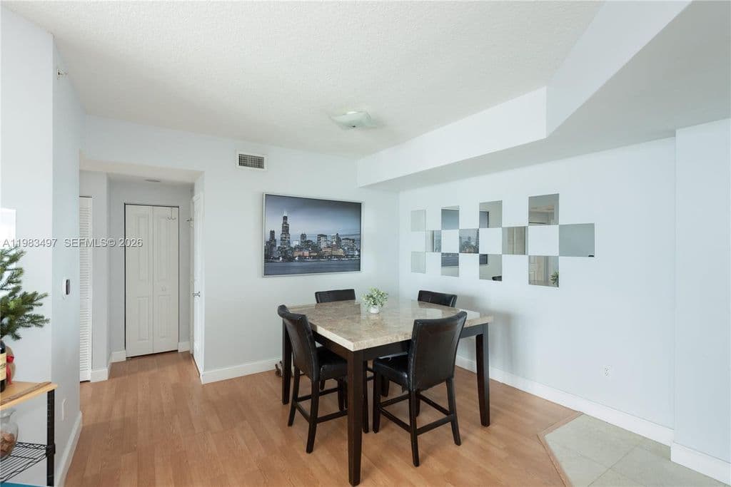 2+1 Condo — 7910 Harbor Island Dr APT 502