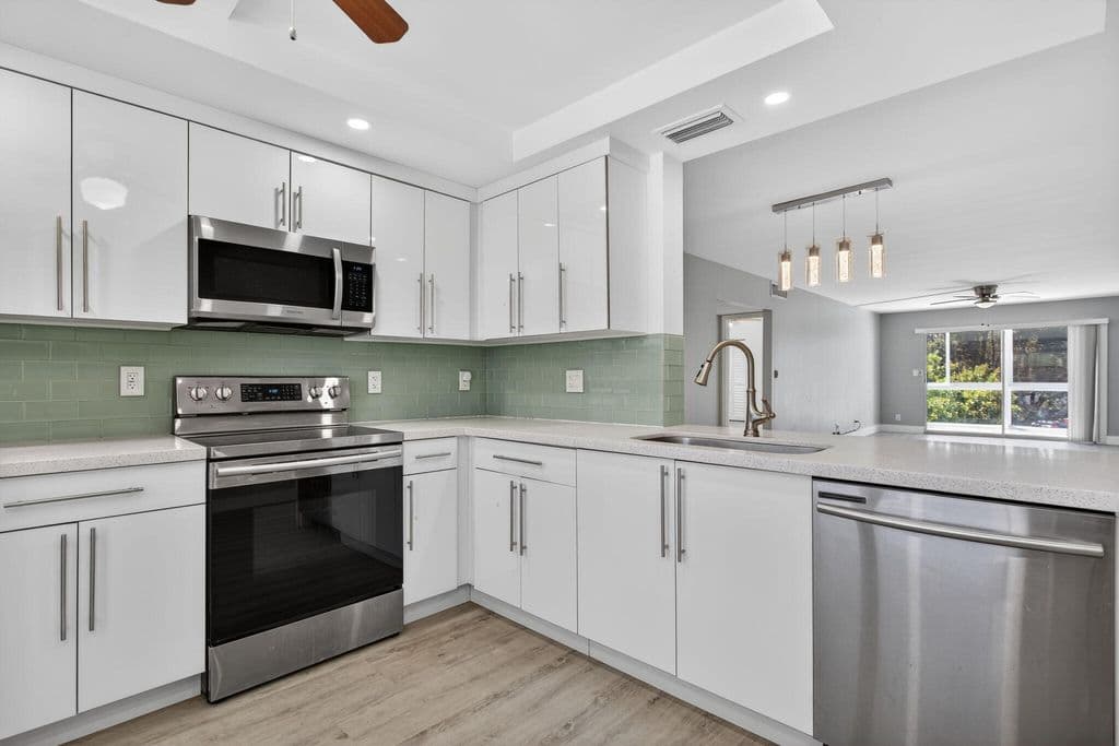2-bedroom Condo — 2102 Lucaya Bend #A3