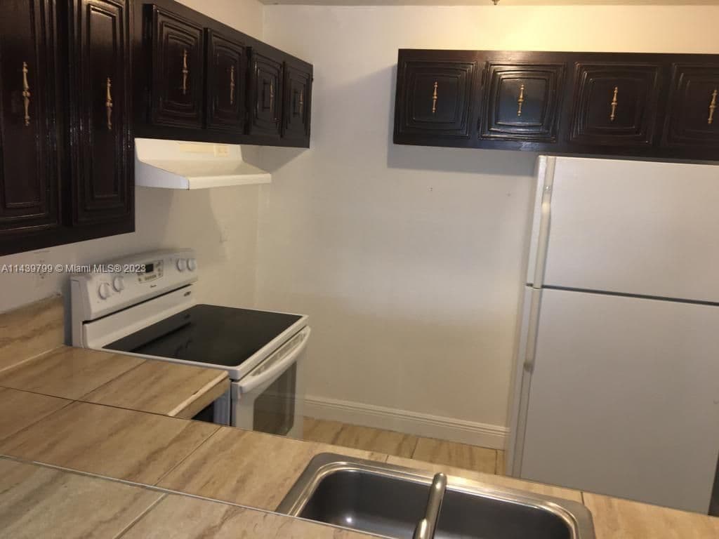 2+1 Condo — 498 NW 165th Street Rd APT D205