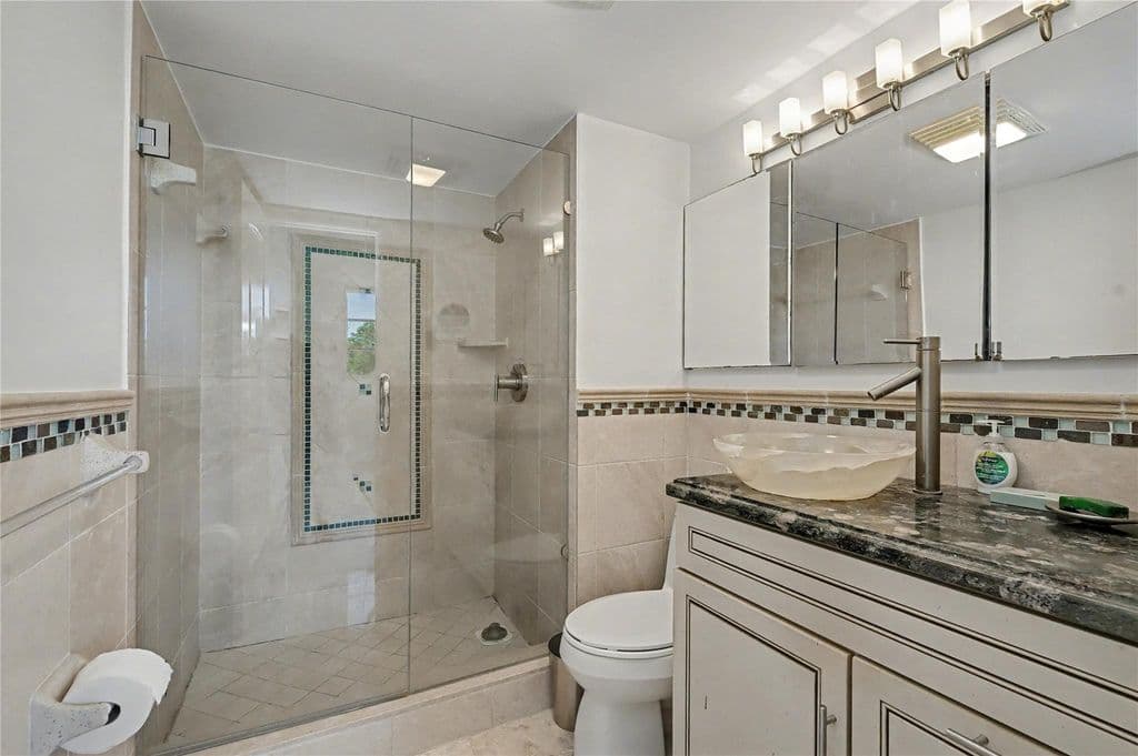 2-bedroom Condo — 9320 S Hollybrook Lake Drive #103
