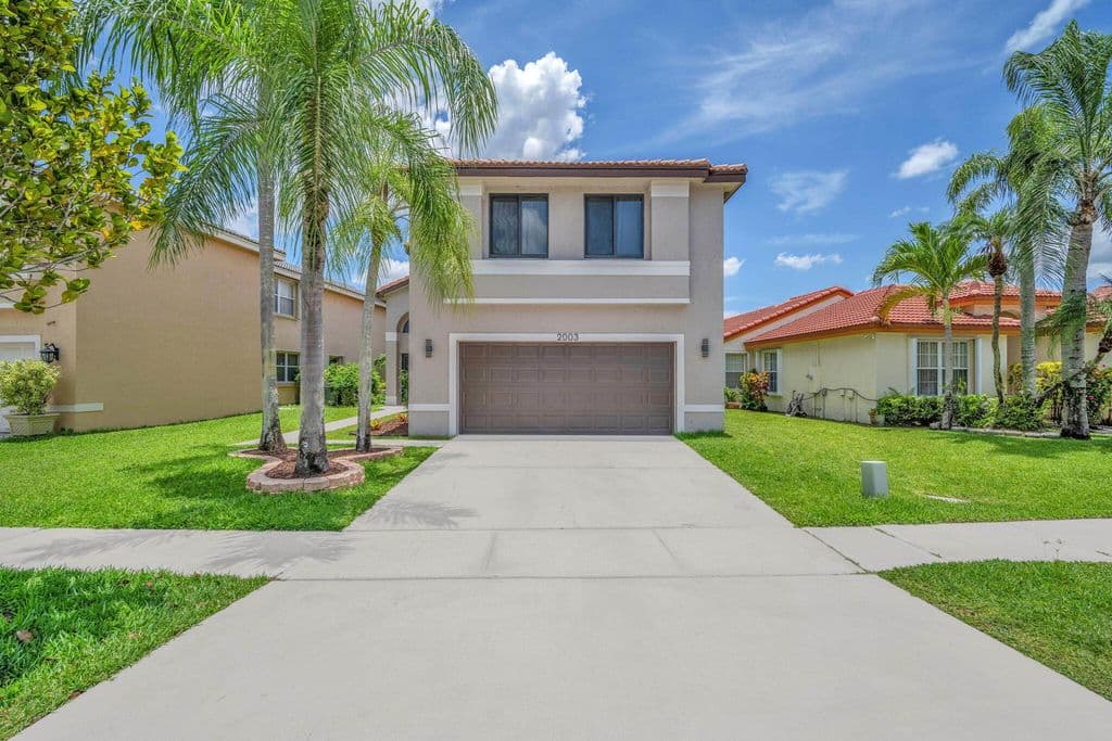 4-bedroom Single-Family Home — 2003 SW 173rd Avenue
