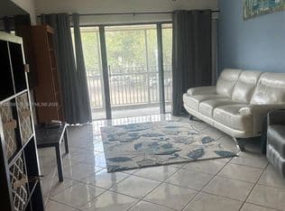 2-bedroom Condo — 5921 Washington St APT 128, Hollywood, 33023