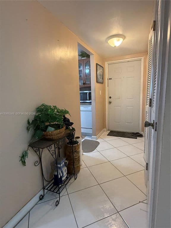 2-bedroom Condo — 9001 Sunrise Lakes Blvd APT 201