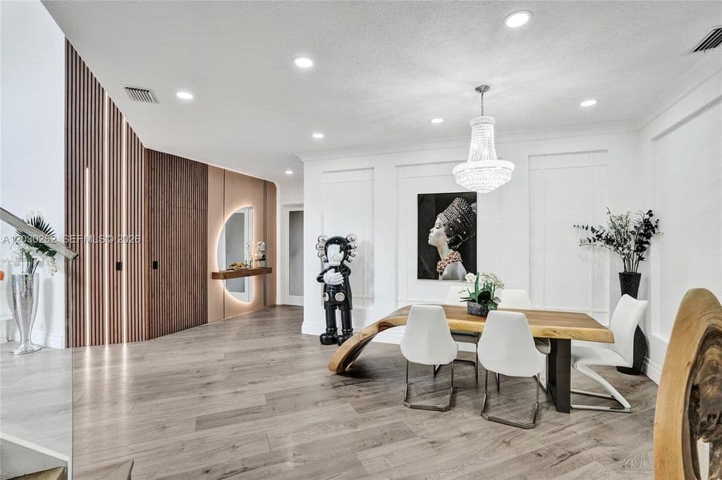 5-bedroom Single-Family Home — 16180 SW 14th St