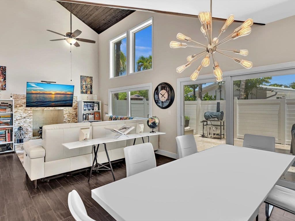 2-bedroom Property — 3432 NE 16th Avenue