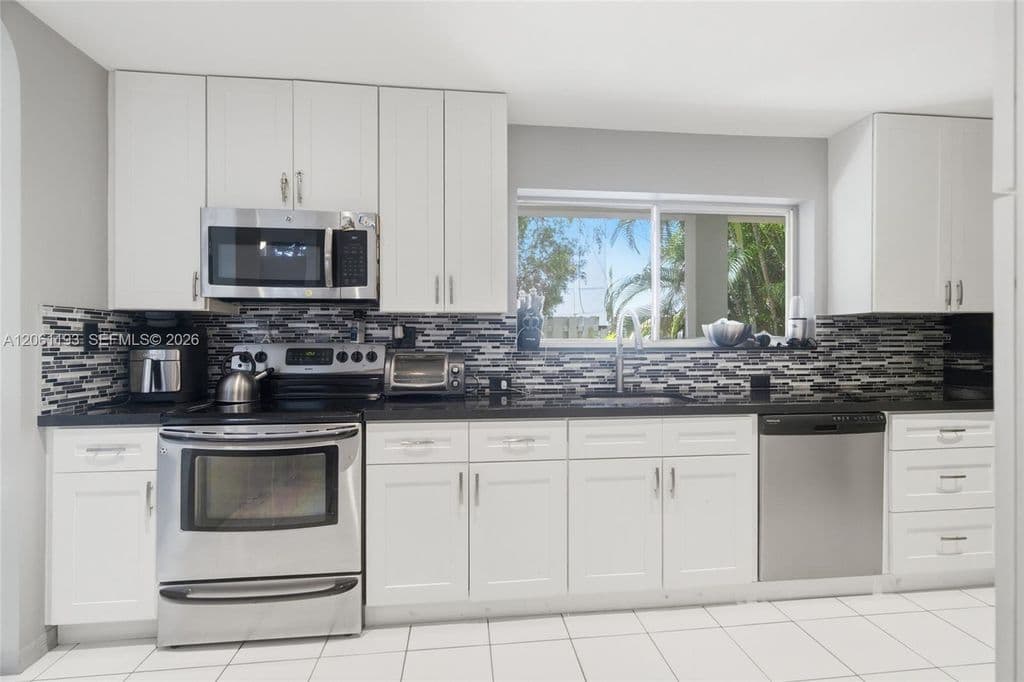 3+1 Müstakil ev — 21221 NE 3rd Ct