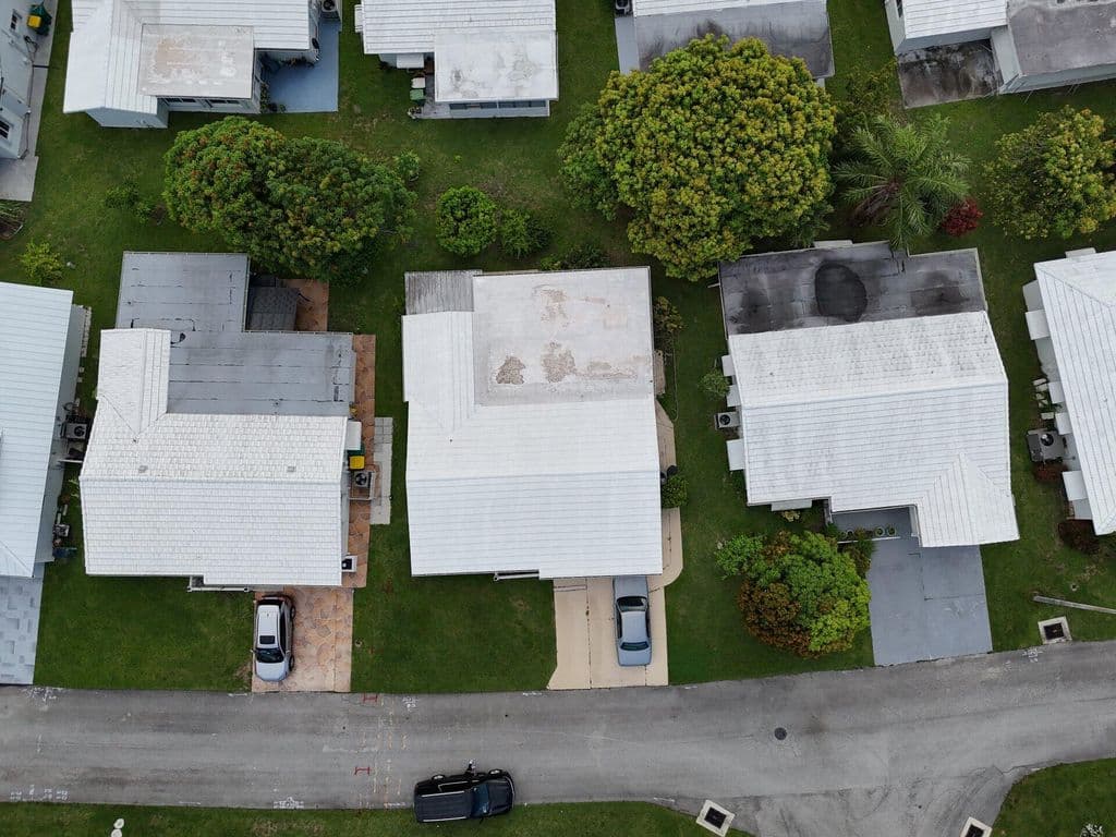 3+1 Müstakil ev — 7105 NW 68th Avenue