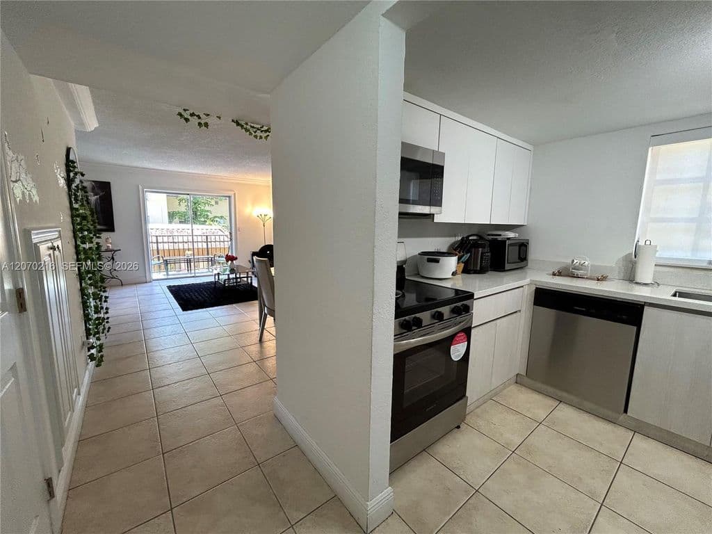 2+1 Condo — 8500 SW 109th Ave #6220